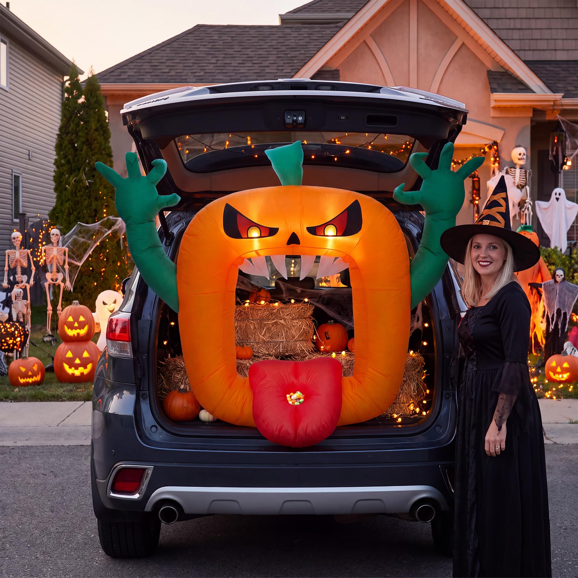 Halloween Pumpkin Decor Led - 高さ約1.8mのハロウィーン用空気で膨らませる装飾品。オレンジ色のLEDライトが内蔵された、おどろおどろしいカボチャの形。お菓子を配る車や庭の装飾に最適。屋外用。12Vプラグ付き。