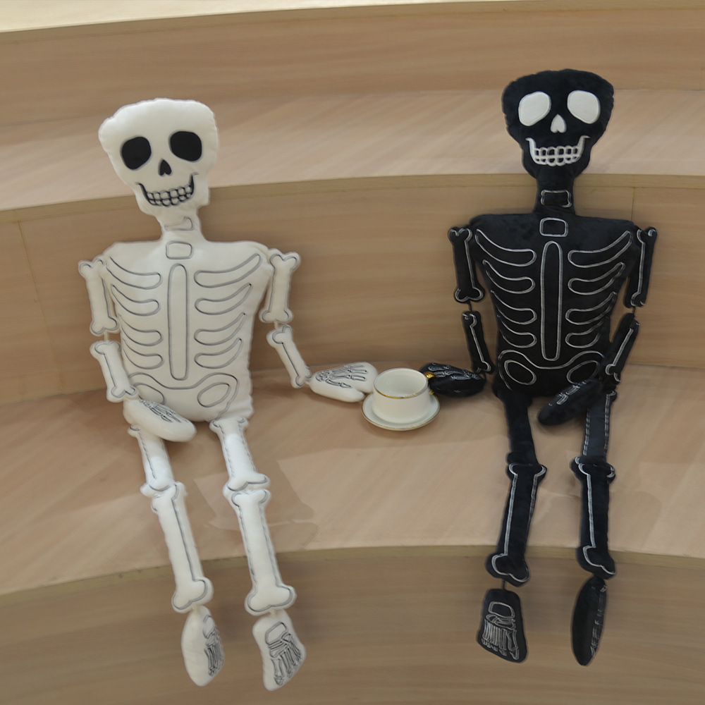 ハロウィン スケルトンぬいぐるみ 白い骨の詰め物入りスカル  - Halloween Skeleton Decoration のレビューと価格