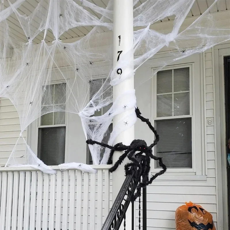 ハロウィーンの飾り用、リアルな蜘蛛のぬいぐるみ2個入り。三角 - Spider Web Halloween Decoration のレビューと価格